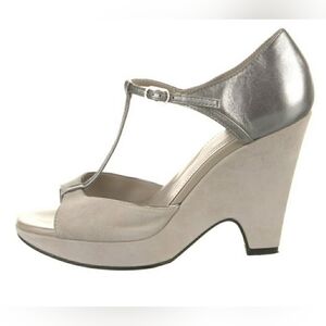 Tod's Suede t-strap Sandals size 38.5/ 8.5 US